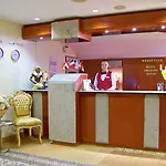 アマデウス ロイヤル ベルリン 3* Hönow