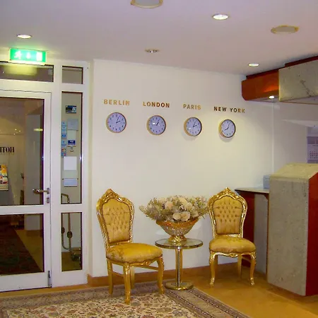 Amadeus Royal Berlin 3* Hönow