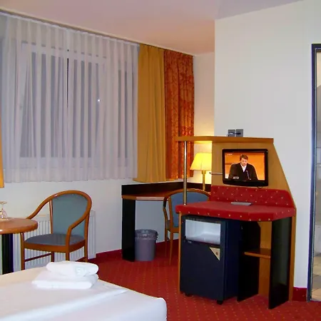 Amadeus Royal Berlin 3* Hönow