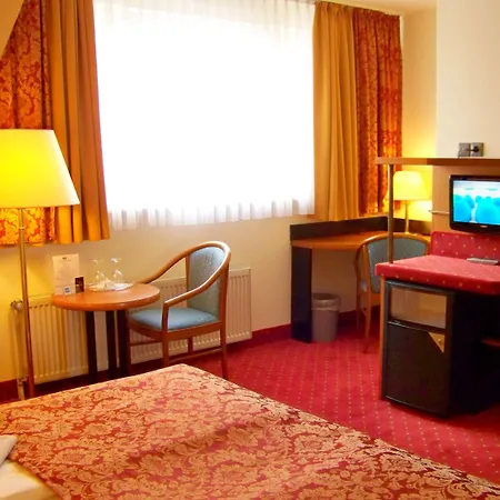 Amadeus Royal Berlin 3* Hönow