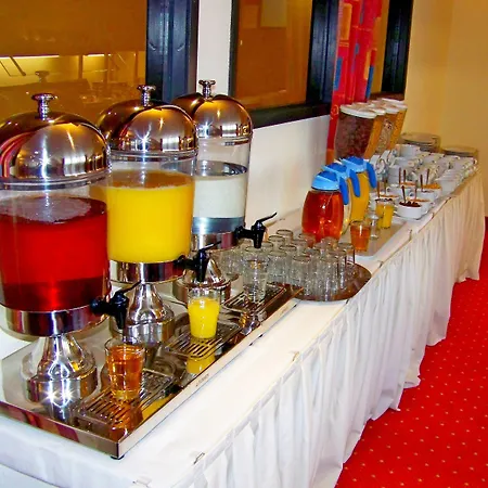 Amadeus Royal Berlin 3* Hönow