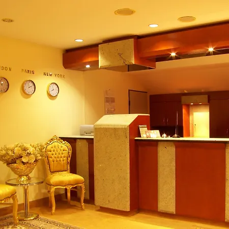 Amadeus Royal Berlin מלון 3*